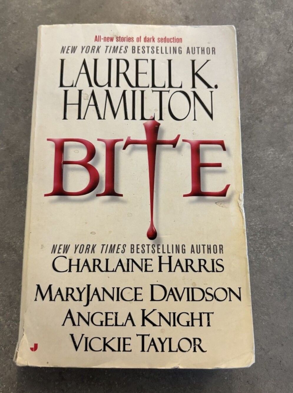 Bite by Charlaine Harris, MaryJanice Davidson, Angela Knight & Vickie Taylor